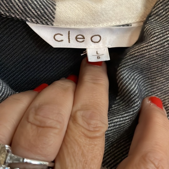 CLEO button down warm blouse - Picture 2 of 8